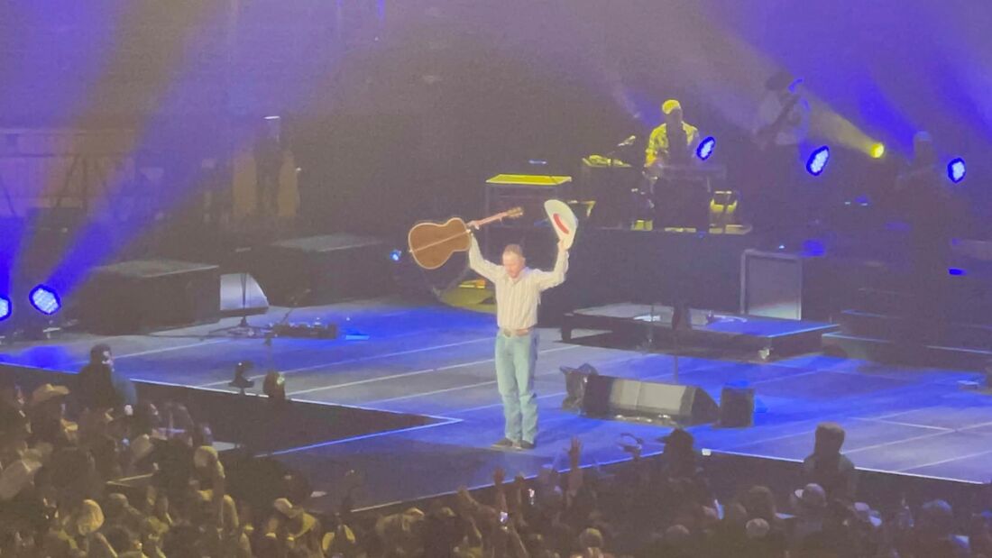 Picture: Cody Johnson showing his appreciation to the sold out Simmons Bank Arena crowd