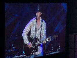 Picture: Trace Adkins performing at Bank OZK Arena in Hot Springs, Ark.