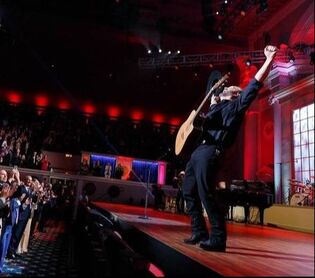 Picture: Garth Brooks performing at Gershwin Prize honor