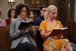 Picture: Sara Gilbert and Lecy Goranson in 'The Conners'