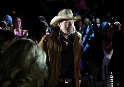 Picture: Toby Keith receiving an award